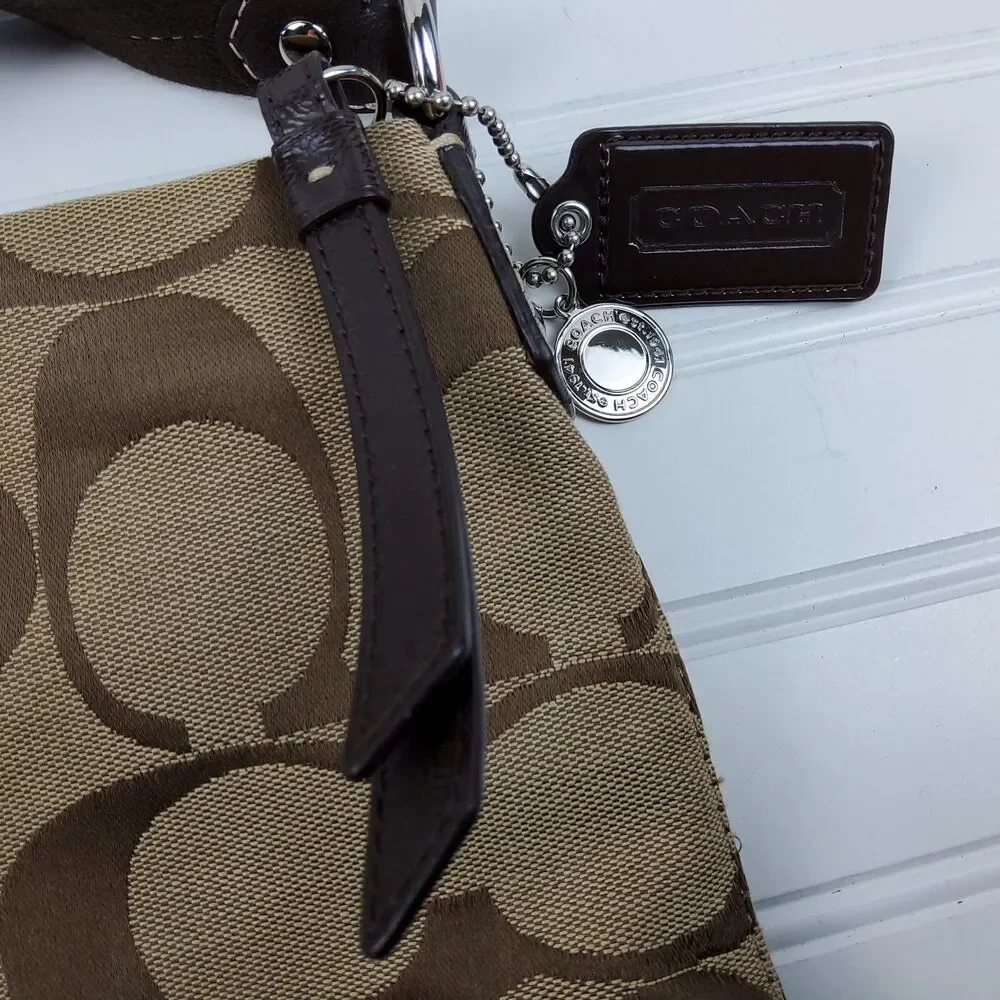 Coach Signature F19220 Crossbody Shoulder Handbag Purse Brown